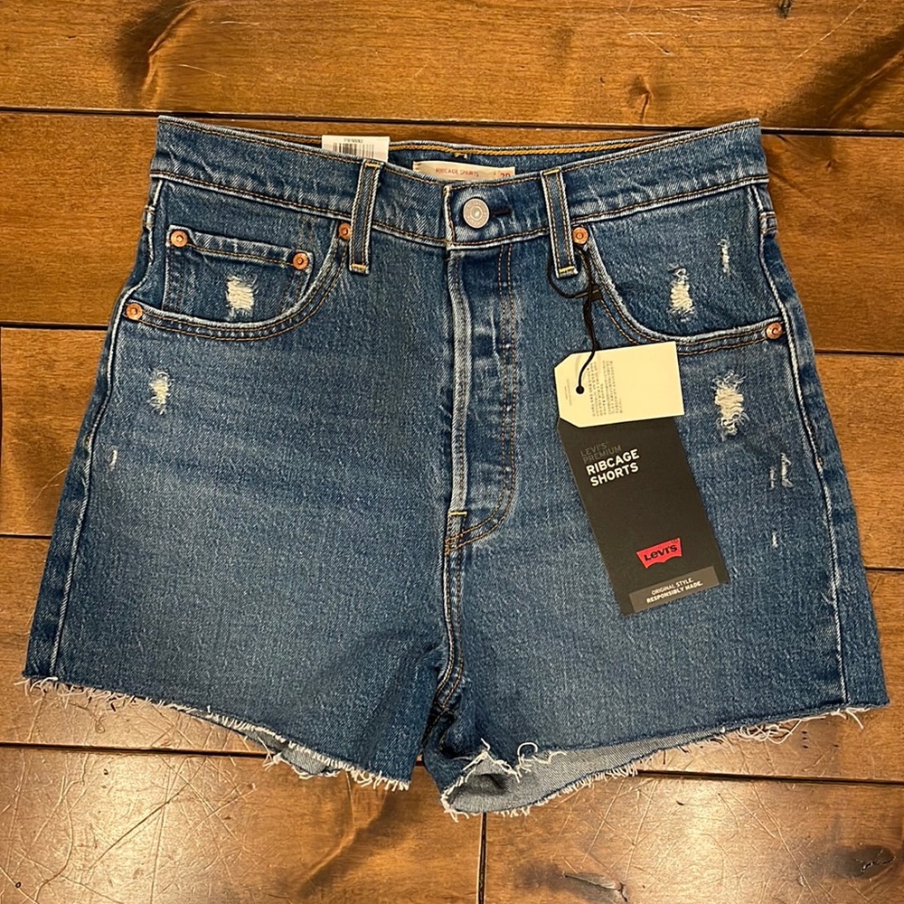 Levi’s NWT Premium Ribcage Cutoff Denim Shorts